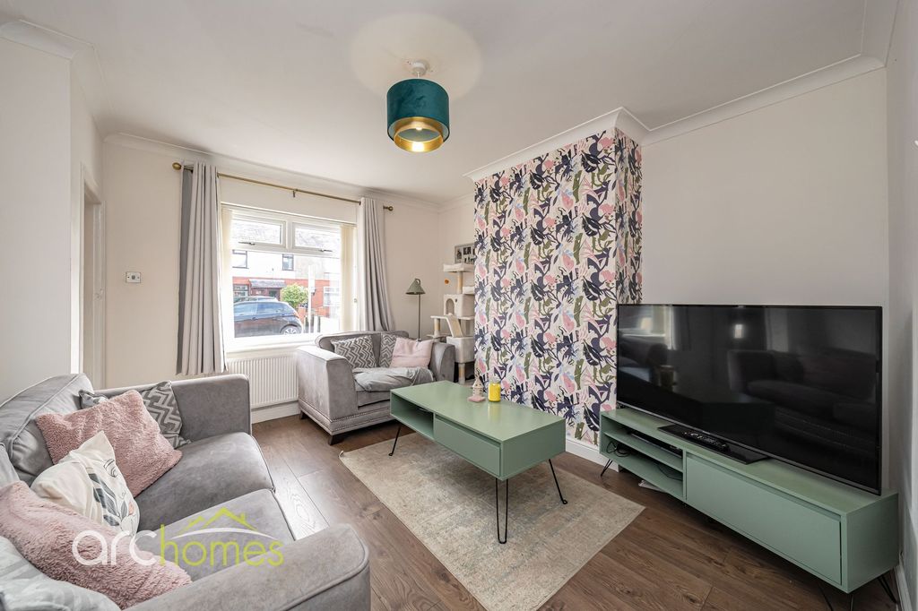 Property photo 2 of 26
