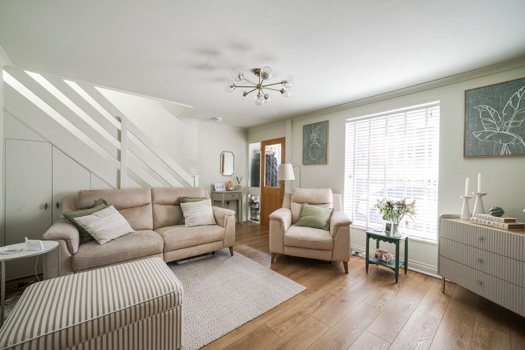 Property photo 2 of 22