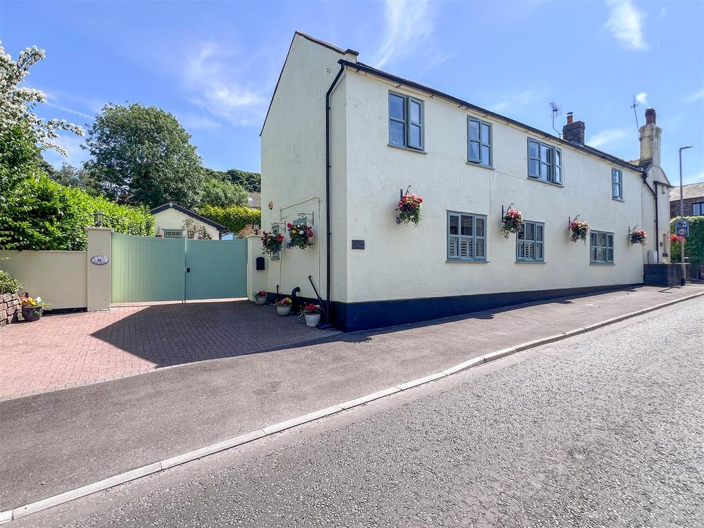 Property photo 1 of 37 Frontage