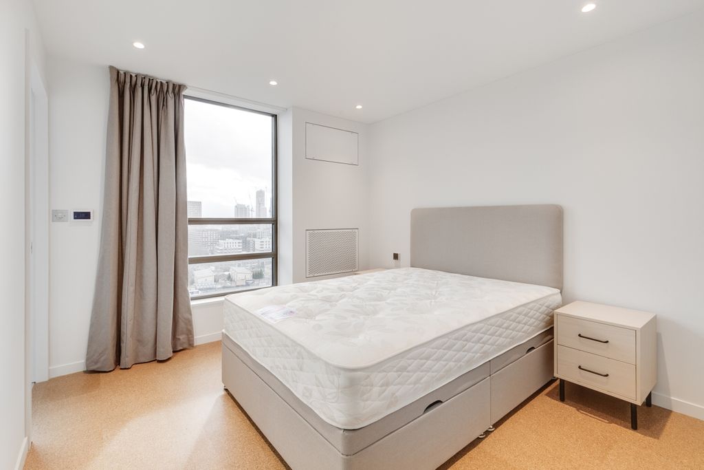 Property photo 3 of 8 95-Balfron-Tower-5