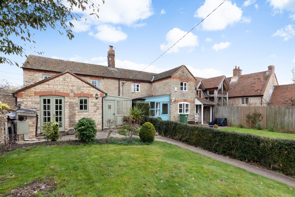 Property photo 1 of 7 154694