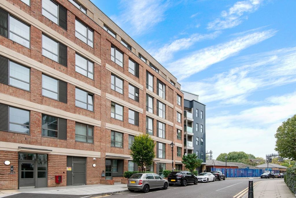 Property photo 1 of 8