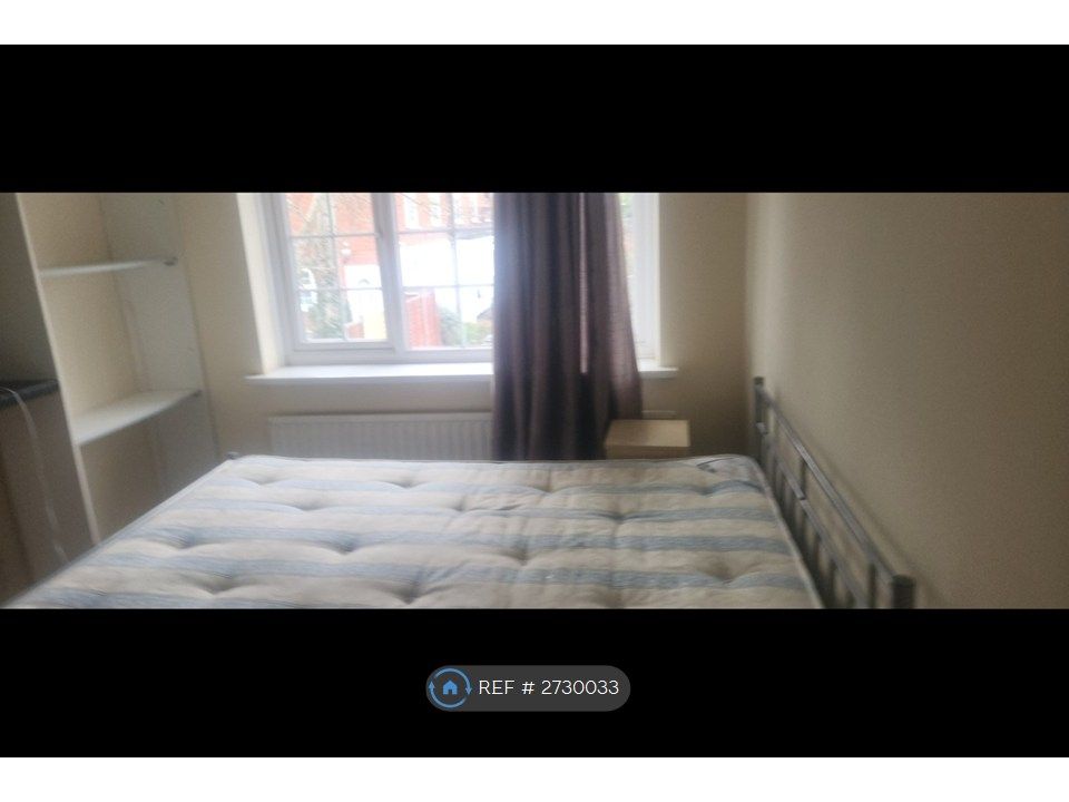 Property photo 3 of 9 Bedroom