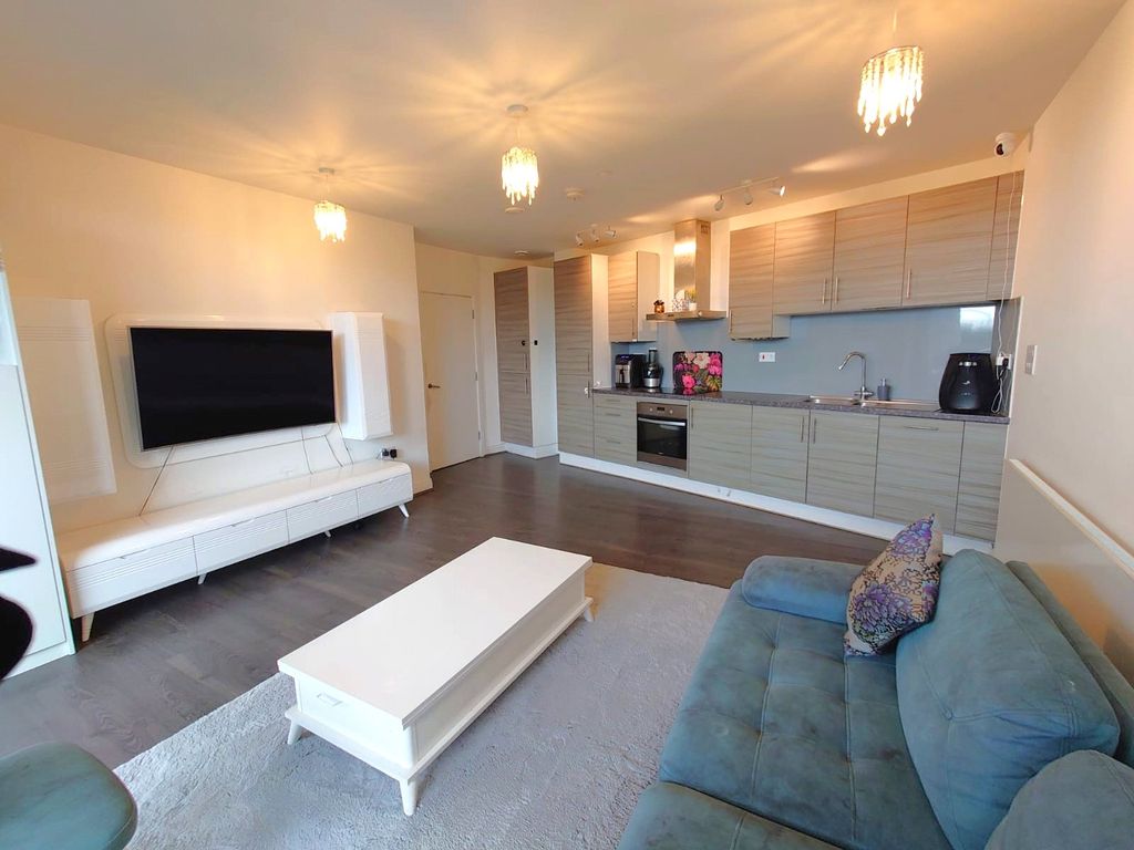 Property photo 3 of 12 Lounge