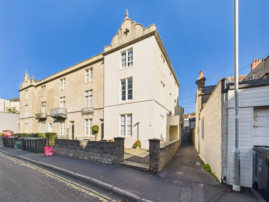 Property photo 1 of 25 Picture No. 21