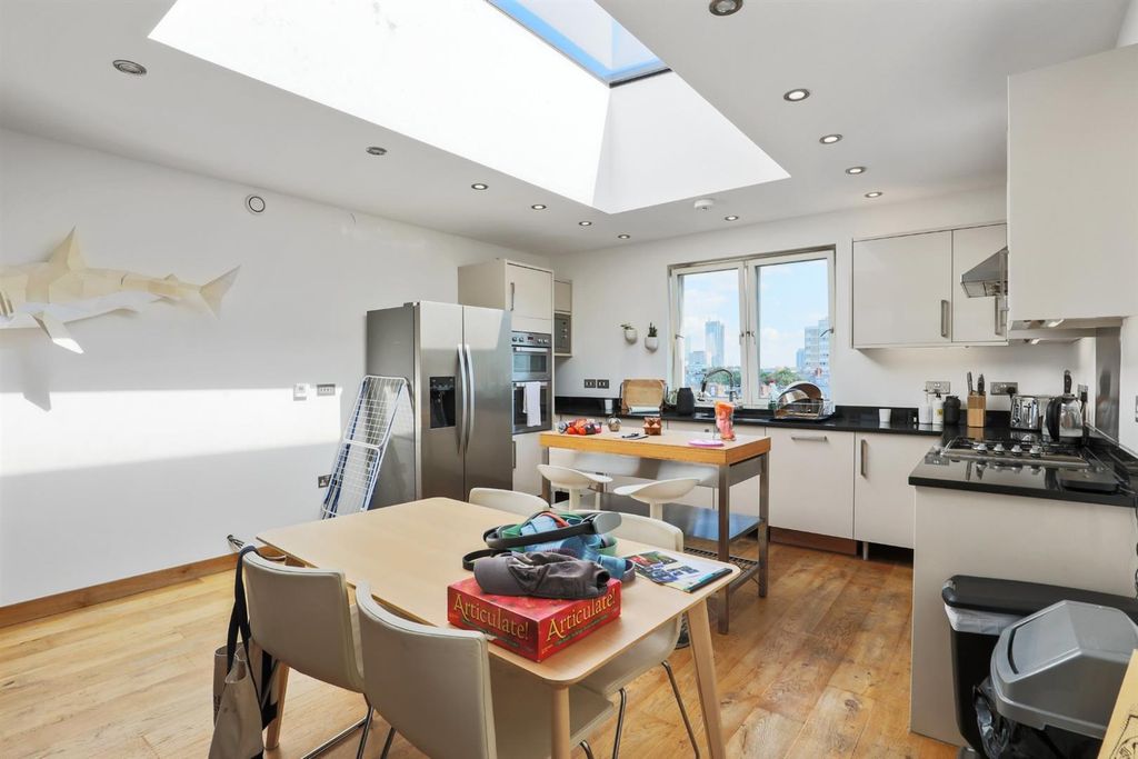 Property photo 3 of 7