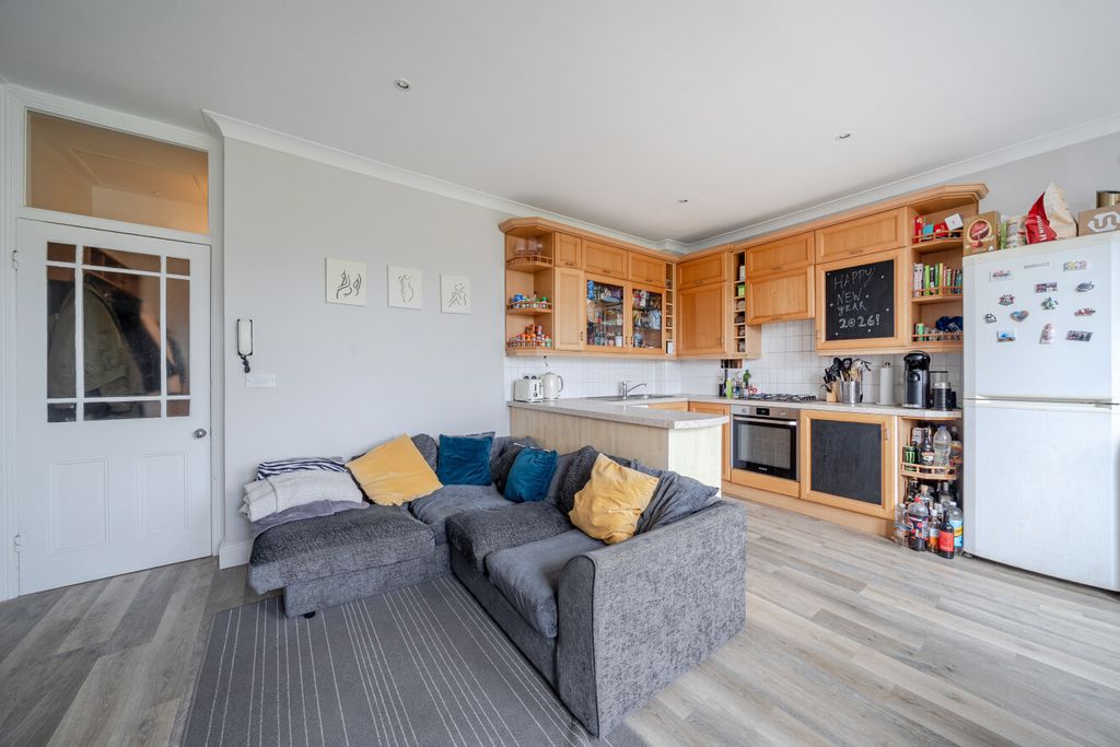 Property photo 1 of 12 1447367-7-69E63c5...