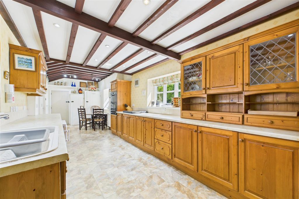 Property photo 3 of 31 Kitchen Diner