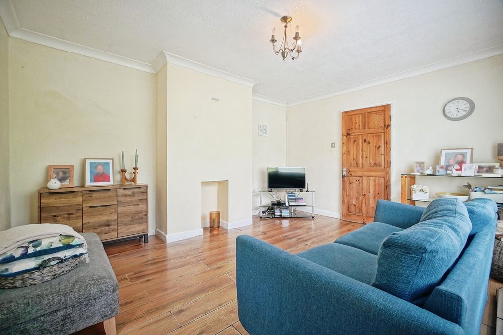 Property photo 2 of 19