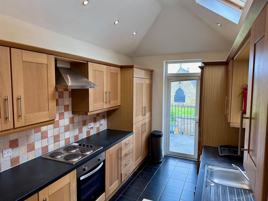 Property photo 1 of 14 Kitchen.Jpg
