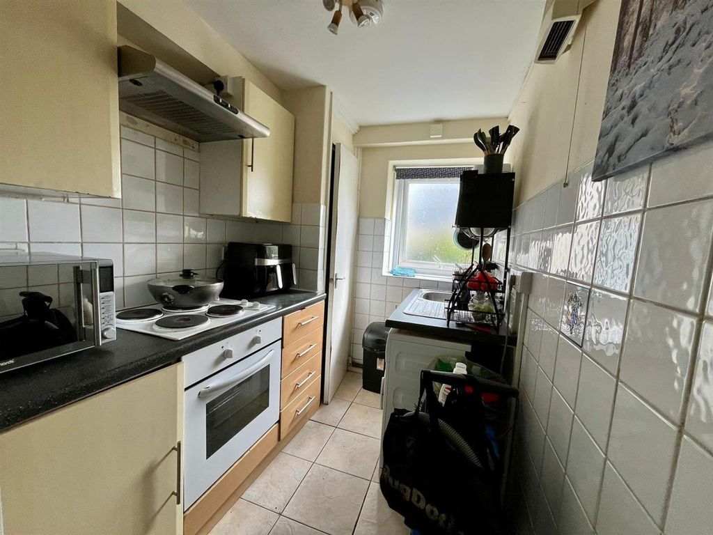 Property photo 2 of 4 7c93F65F-1c9B-44Be-9F07-E58c81Fc604c.Jpg