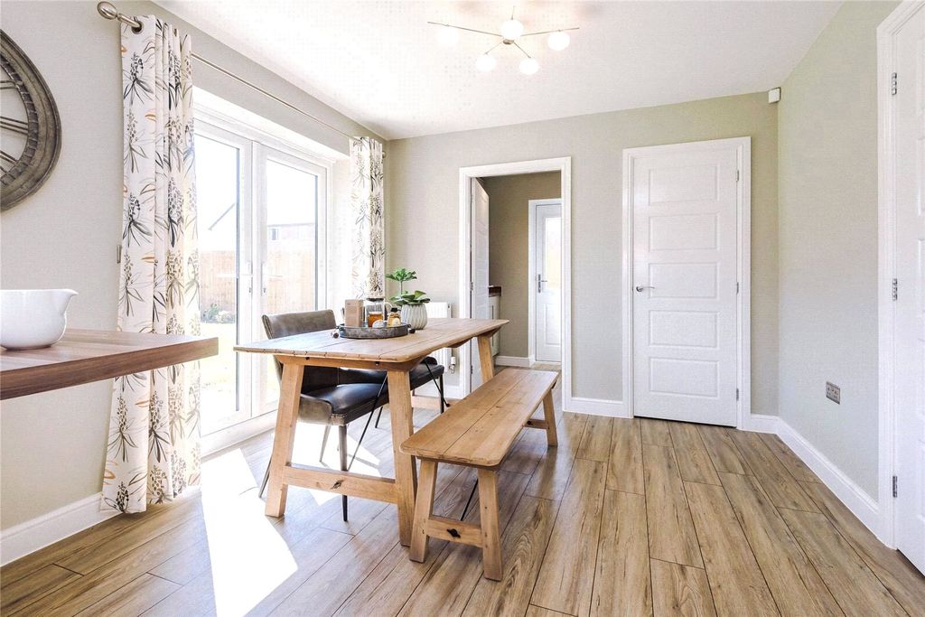 Property photo 3 of 9 Picture No. 12