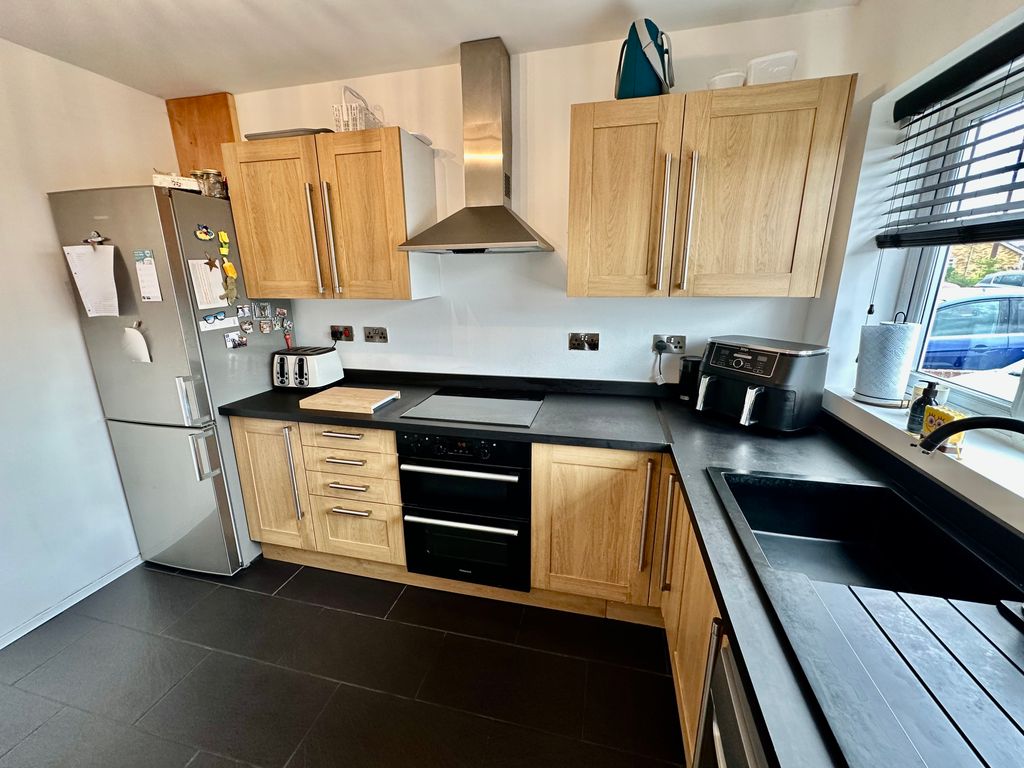 Property photo 3 of 30 Img_4824