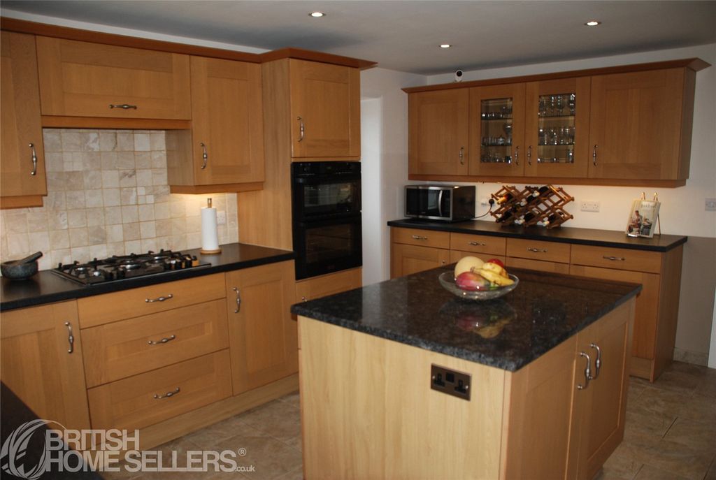Property photo 2 of 19 Picture No. 22