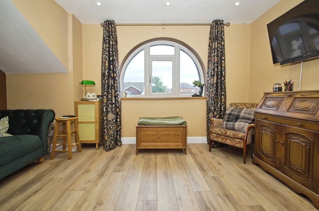 Property photo 2 of 17 Living Area