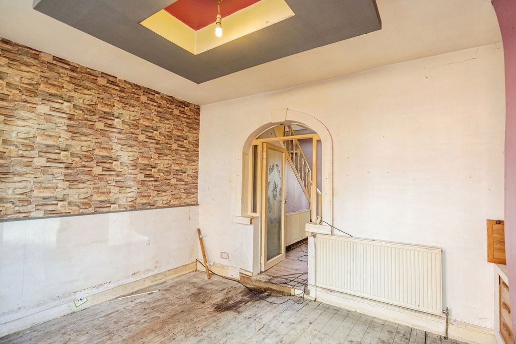 Property photo 3 of 18 Pbox-Img.Jpg