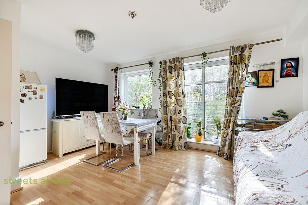 Property photo 1 of 16 7A87Ea70-F0Df-4A4...