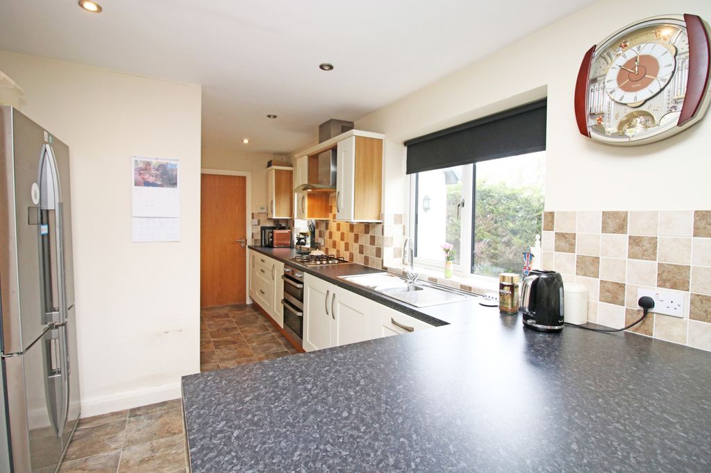 Property photo 3 of 24