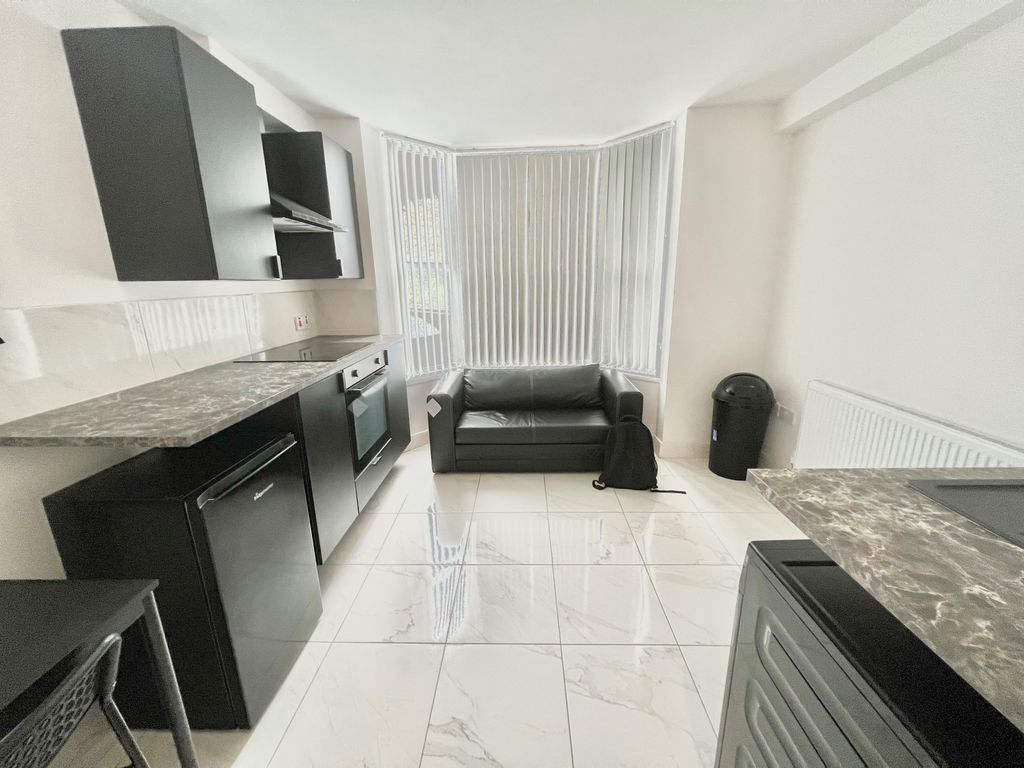 Property photo 1 of 6 Reception-Kitchen
