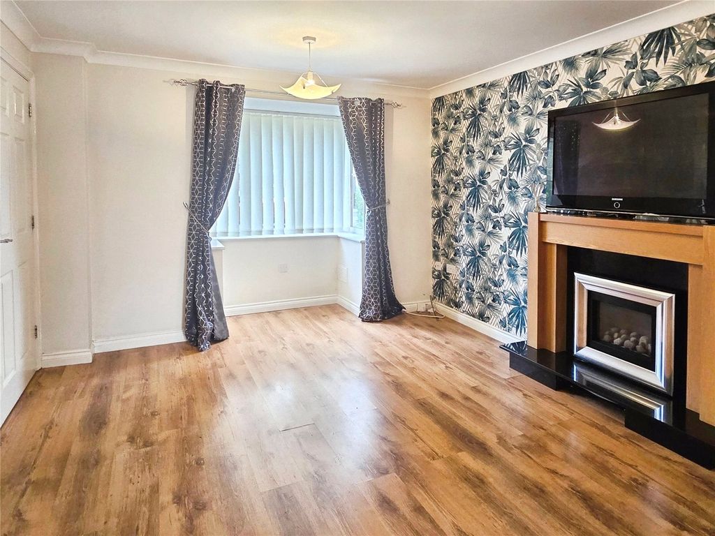 Property photo 2 of 14 Living Room