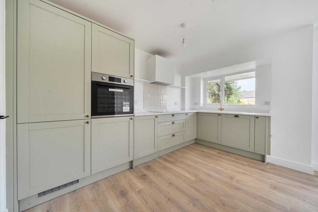 Property photo 3 of 20 Kitchen