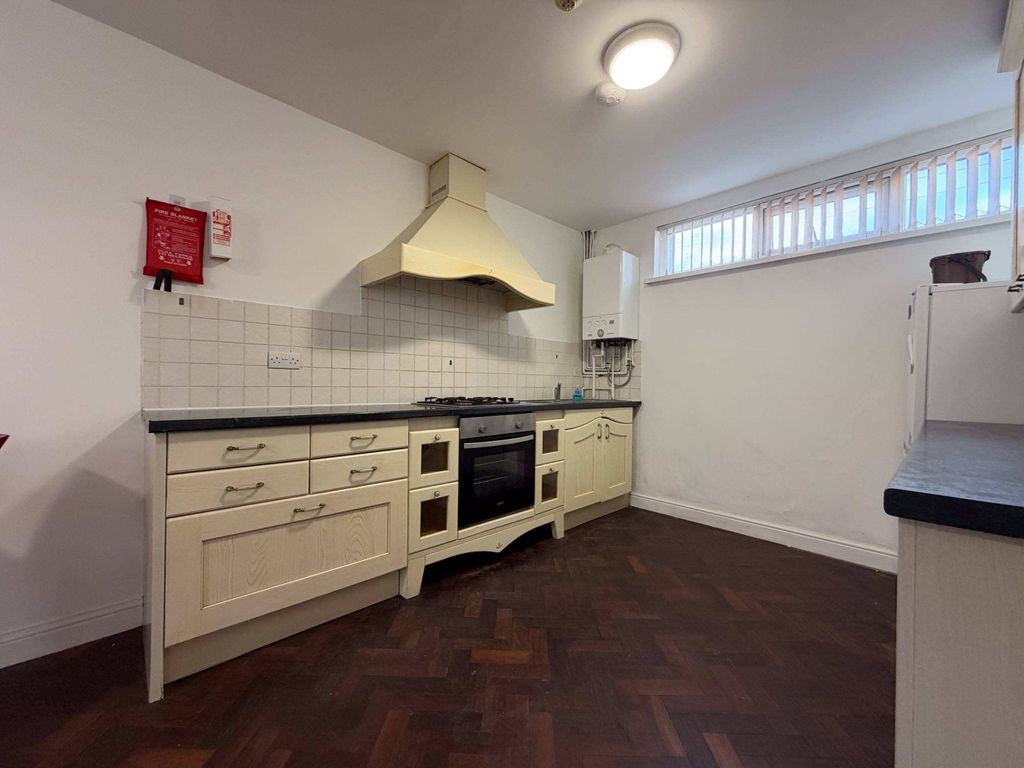 Property photo 2 of 9 F5De3426-A443-4545-Bcc5-d3B06B34Bf17