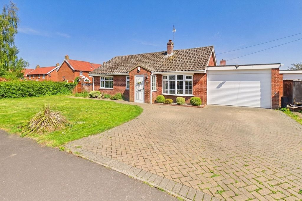 Property photo 2 of 19