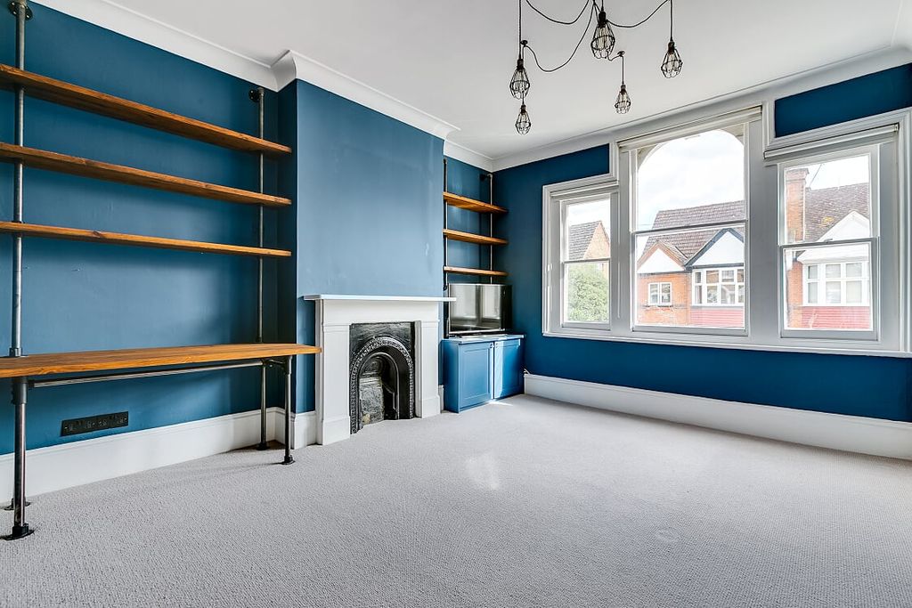 Property photo 3 of 8