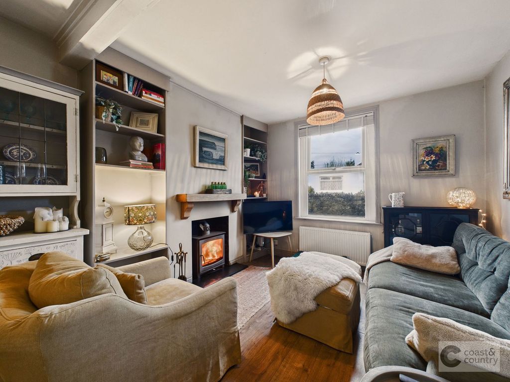 Property photo 2 of 25