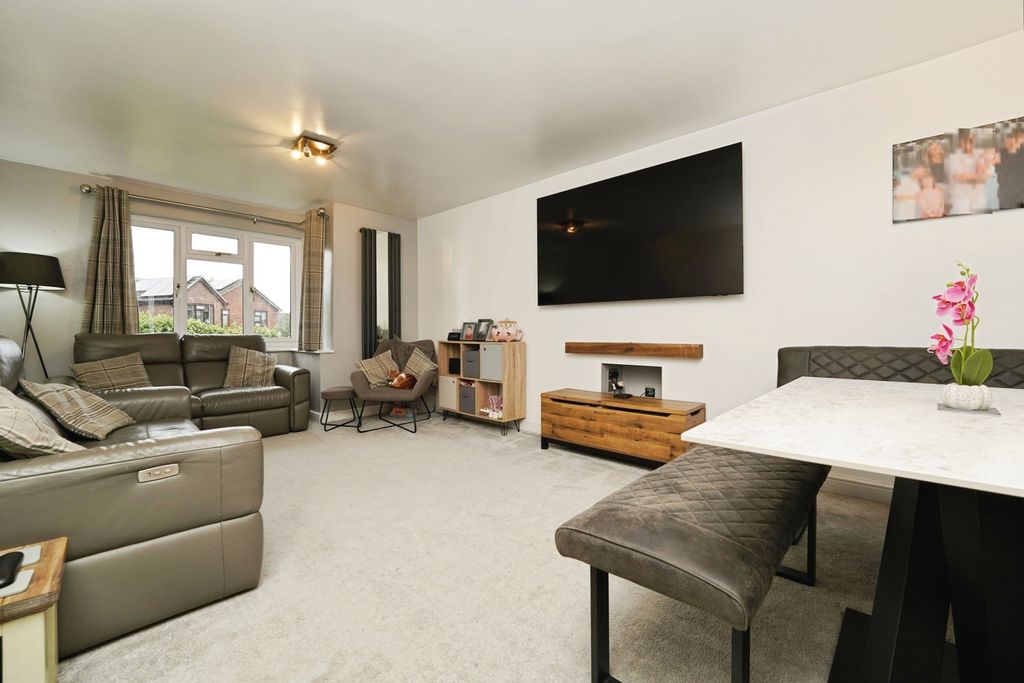 Property photo 3 of 15 Pbox-Img.Jpg