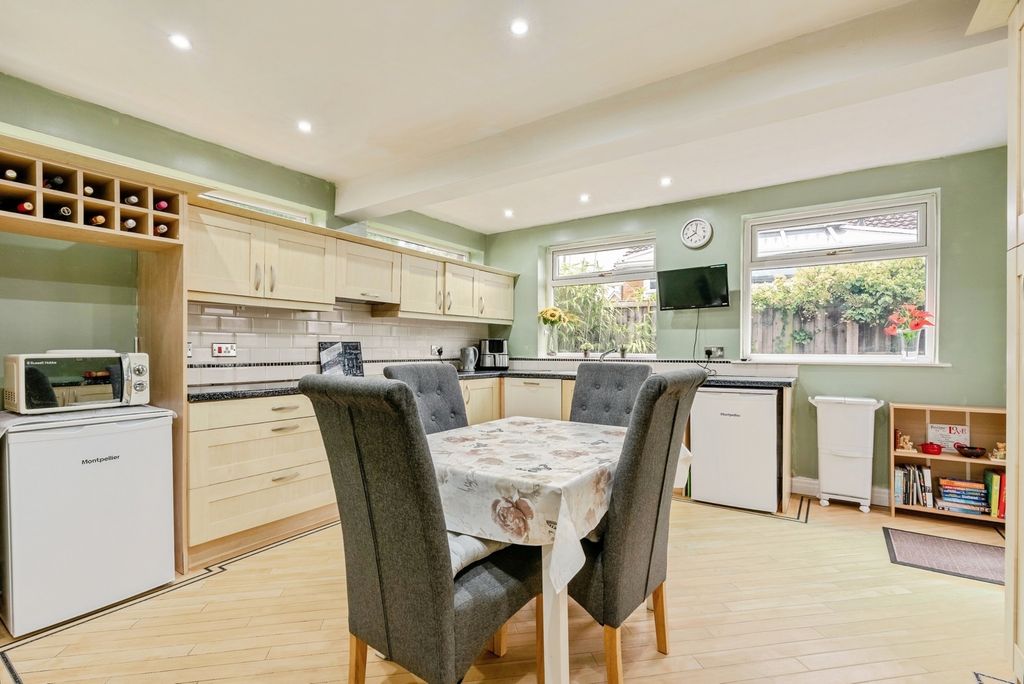 Property photo 3 of 22 Pbox-Img.Jpg