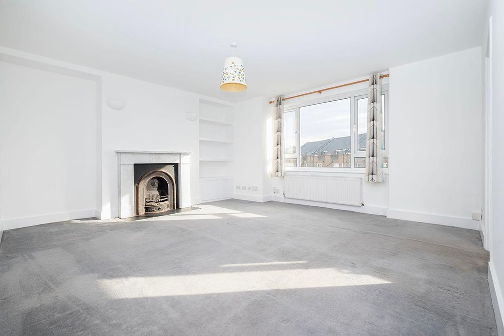 Property photo 3 of 12