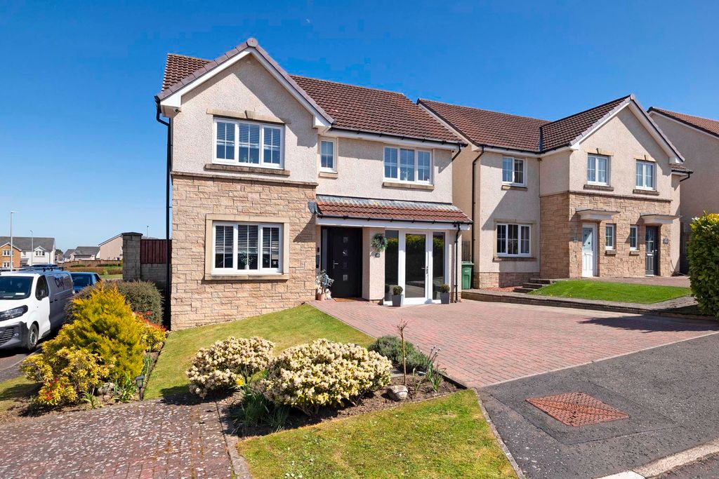 Property photo 1 of 45