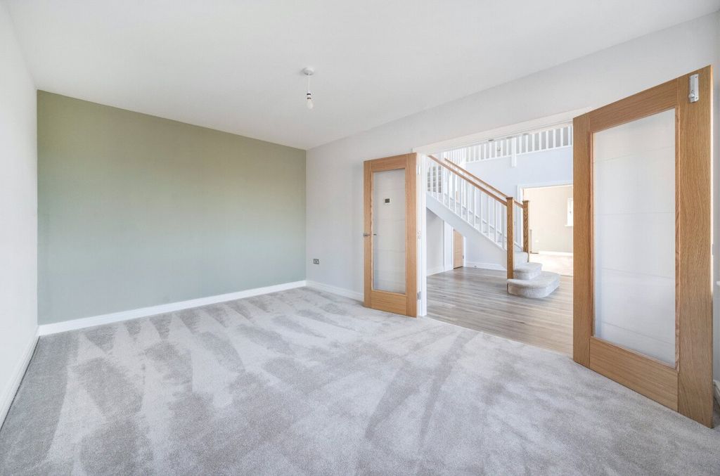 Property photo 2 of 16 Picture No. 09