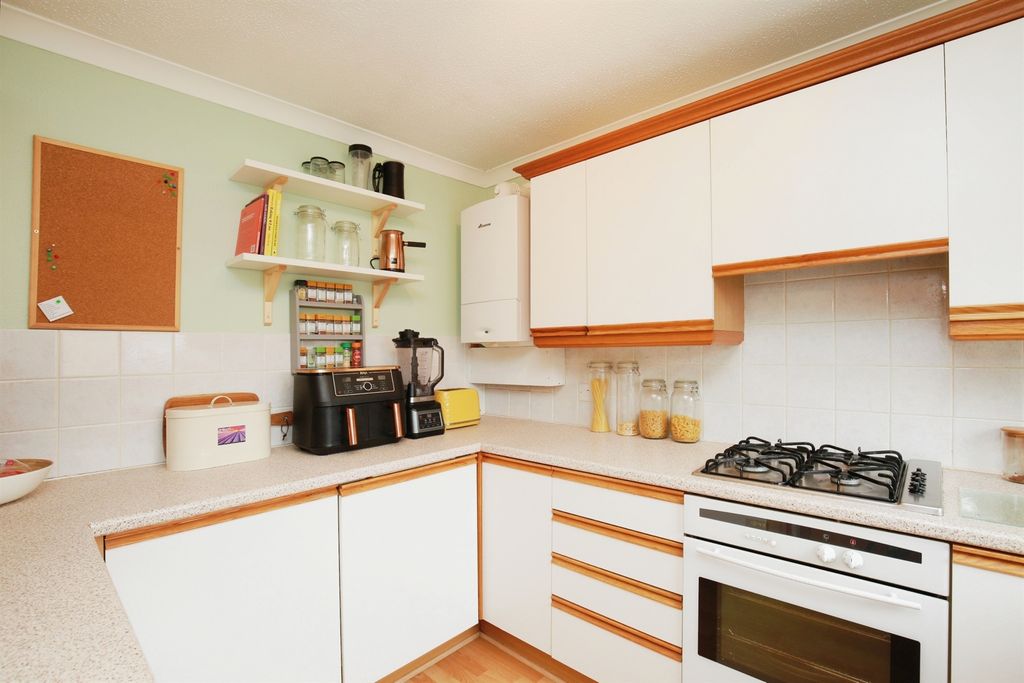Property photo 2 of 17