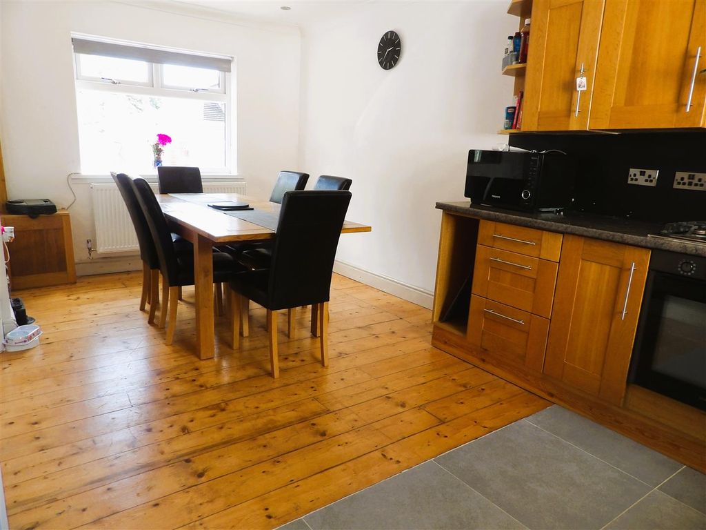 Property photo 3 of 32 Kitchen/Diner