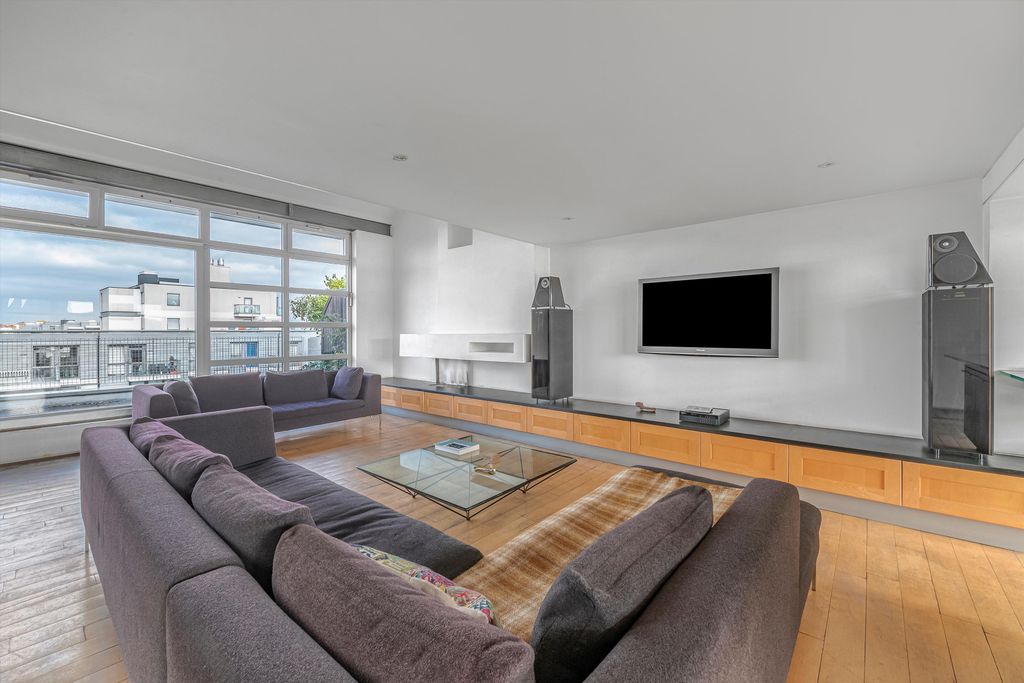 Property photo 1 of 19 Image