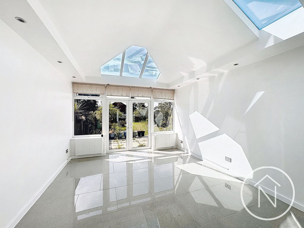 Property photo 2 of 30