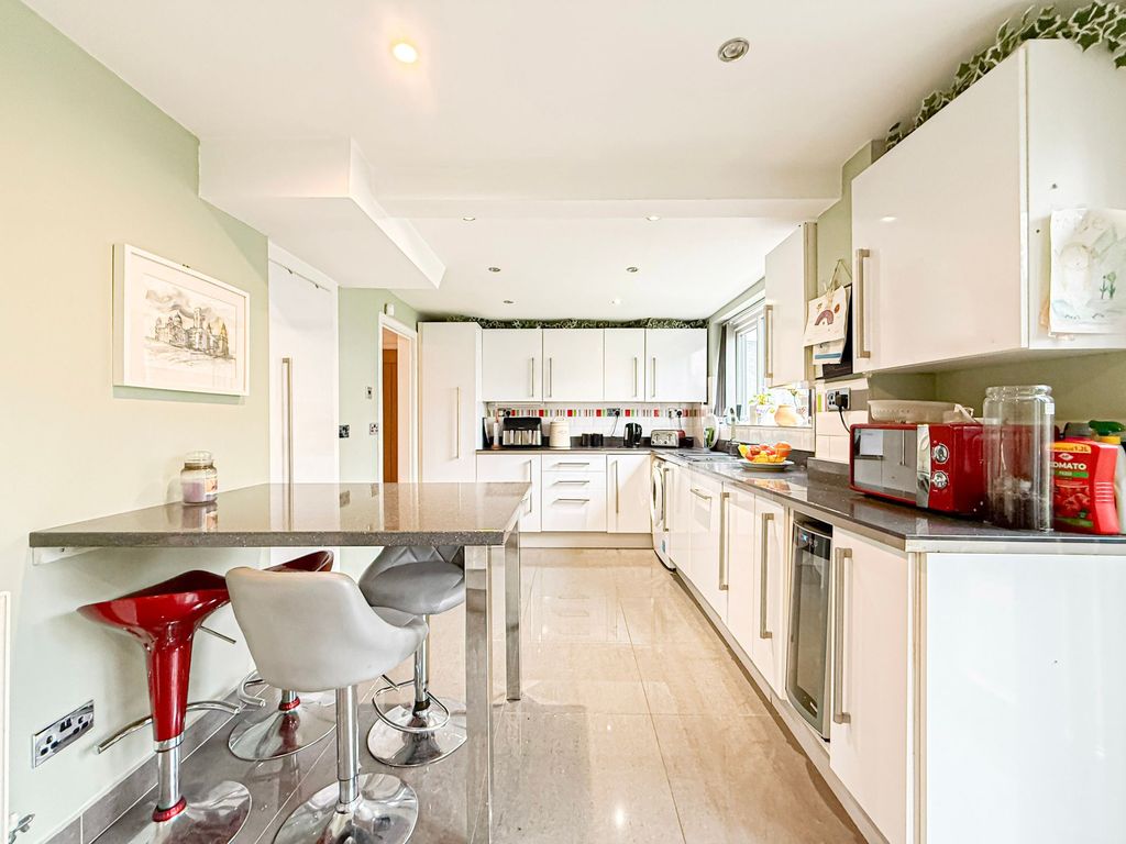 Property photo 2 of 24