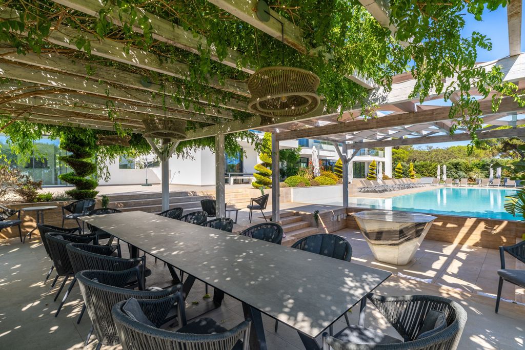 Property photo 2 of 30