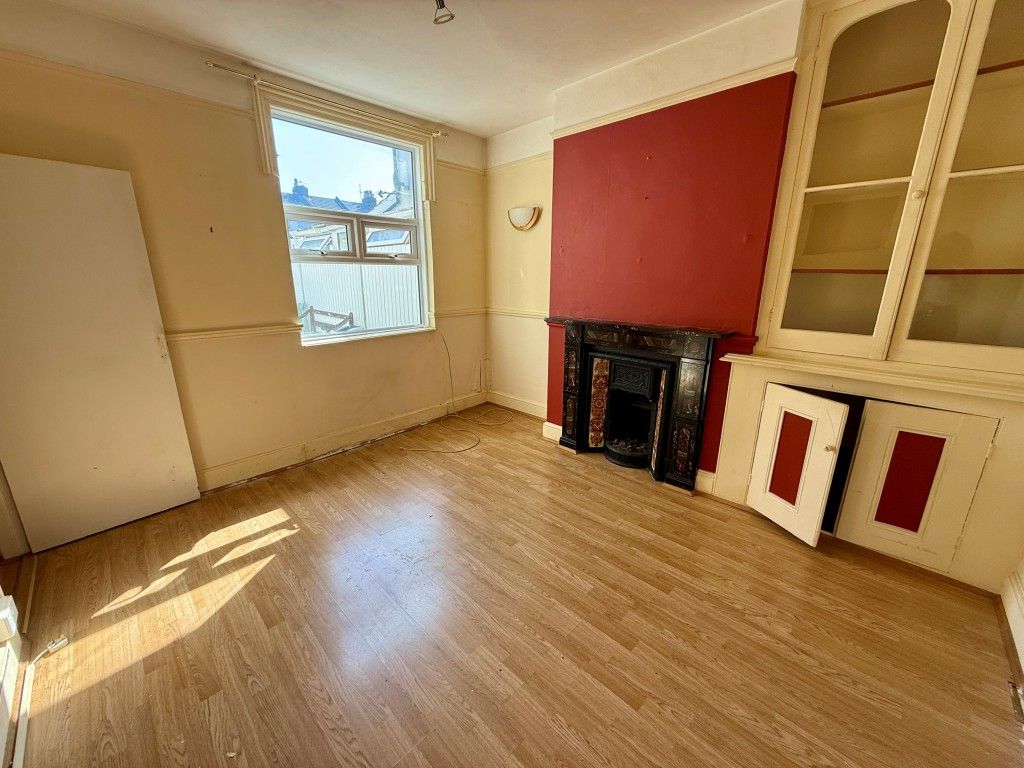 Property photo 3 of 12 Dining Room