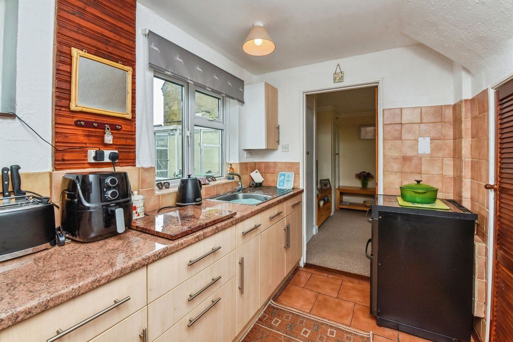 Property photo 3 of 17