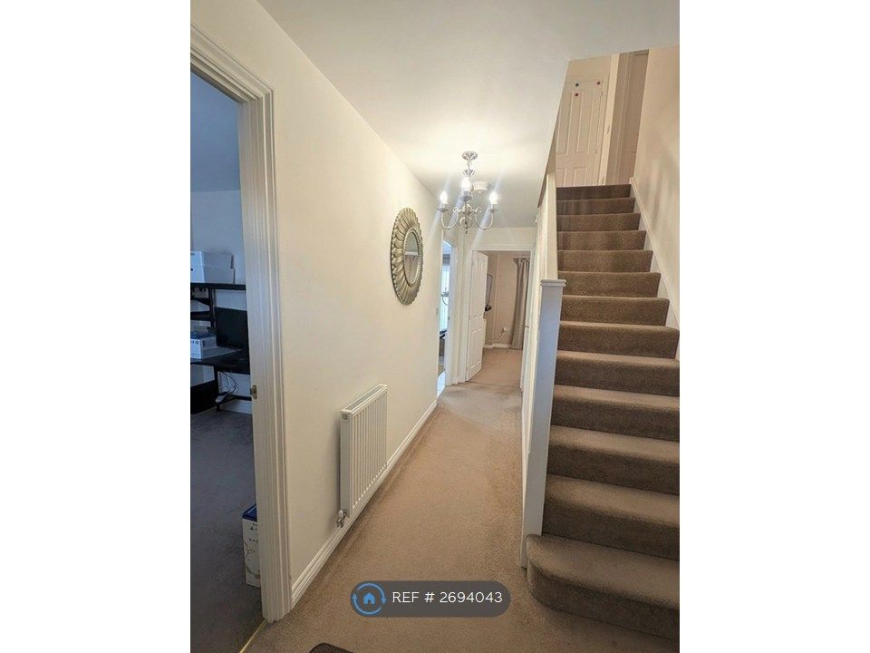 Property photo 2 of 20 Hallway