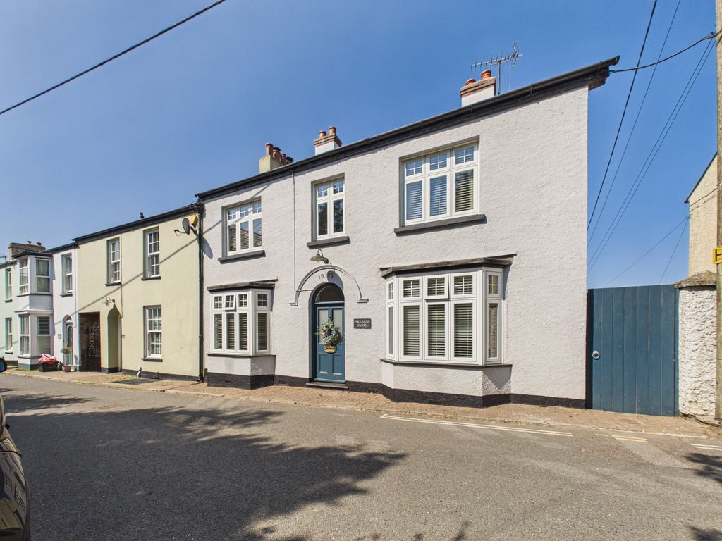 Property photo 1 of 18