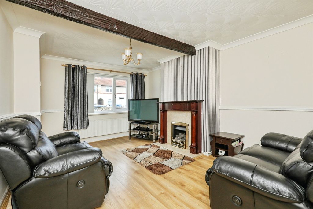 Property photo 2 of 14