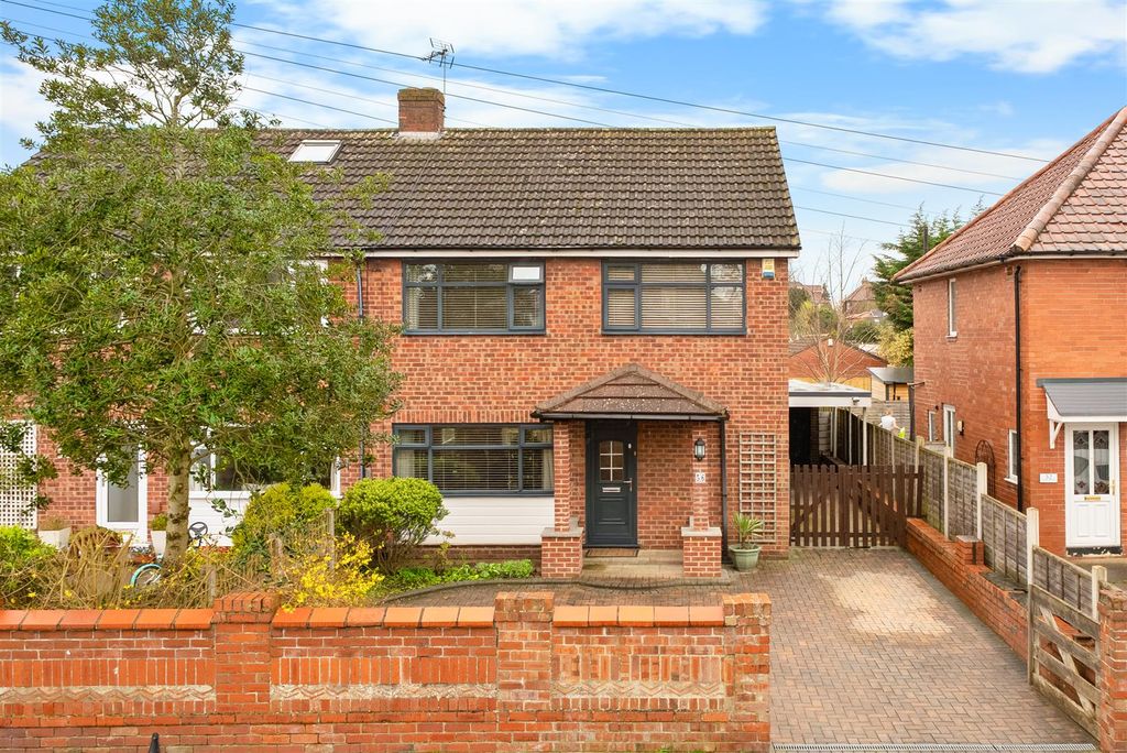 Property photo 1 of 20 External