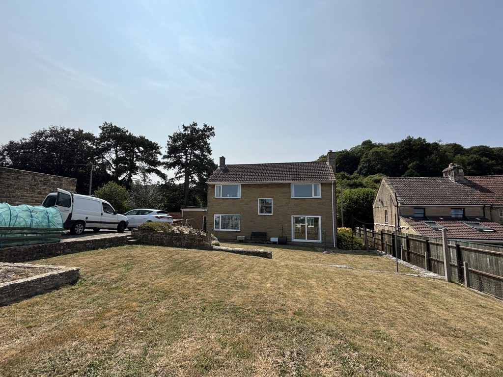 Property photo 2 of 20