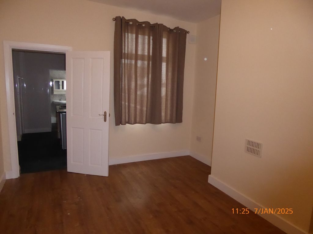 Property photo 2 of 7 Lounge