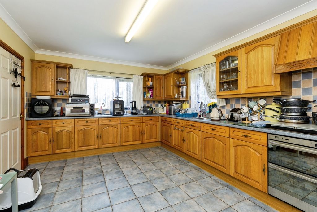 Property photo 3 of 23 Pbox-Img.Jpg