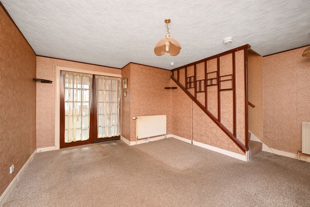 Property photo 3 of 15 Property Image 4